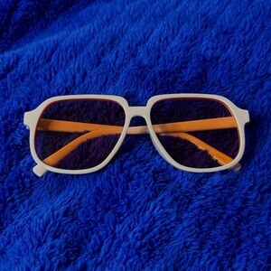 Retro White Aviator Sunglasses with Pink Tint